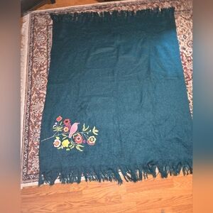 Artistic Accents Made in India. Wool Blend Decorative Throw 69x52